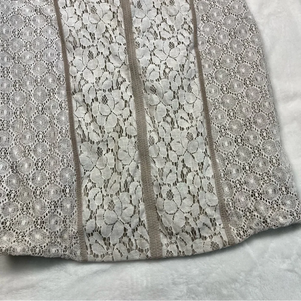 Maggy London Ivory Lace and Tan Bodycon Dress size 8 - Picture 4 of 7
